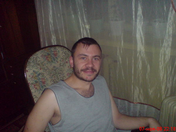 Женя Новоселов