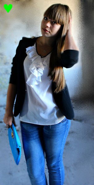 **анютка Моор**