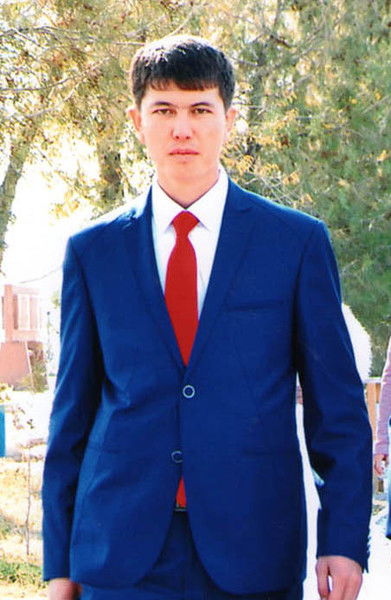 Акбар Искаков