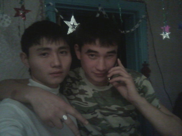 Dos Есмуканов