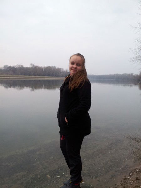 Настя Попова