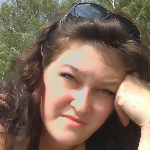 Алёна Ахатова