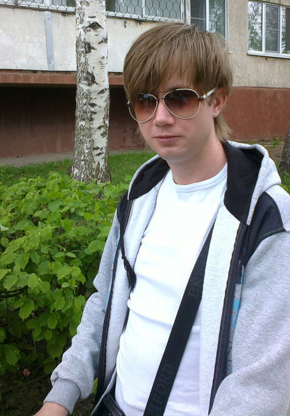 Николай Сколов