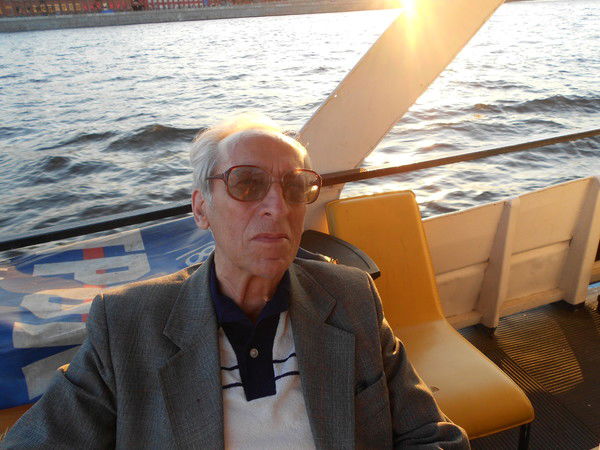 Ростислав Амиров