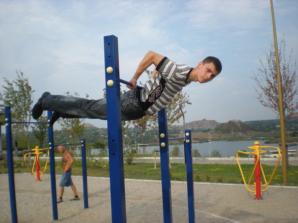 Владислав Романенков