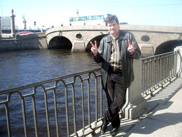 Геннадий Захаров