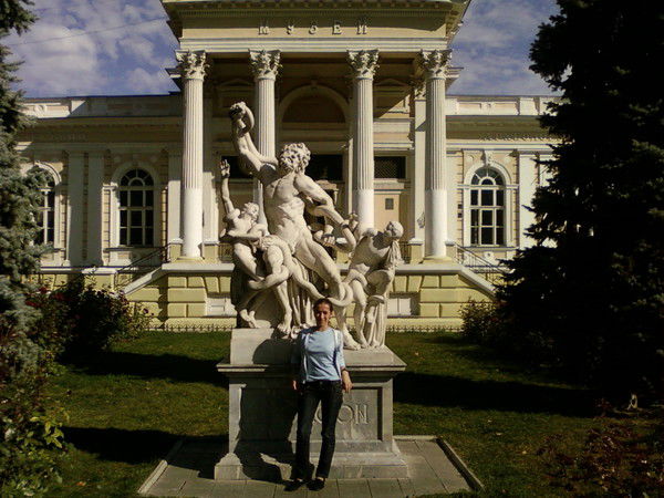 Лена Гарабажиу