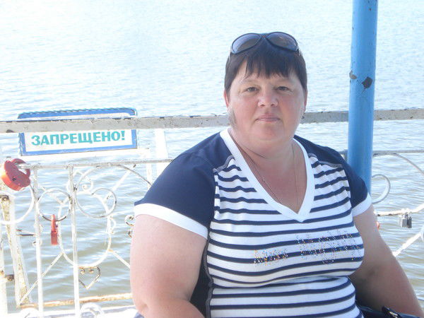 Лена Нуждина