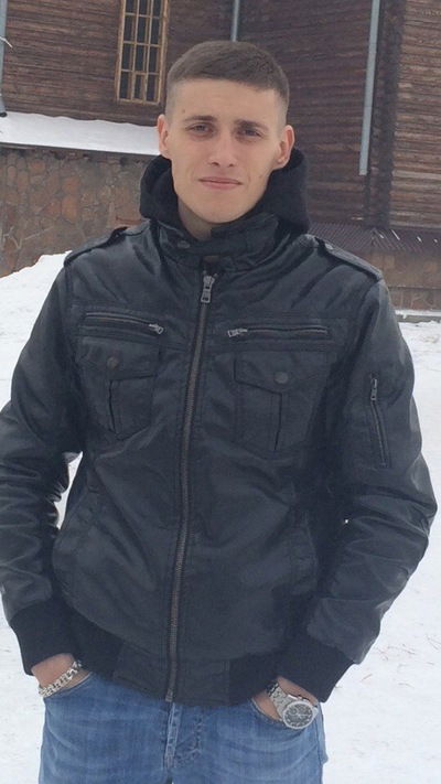 Максим Наумов