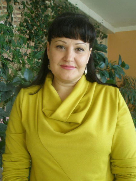 Елена Суркова