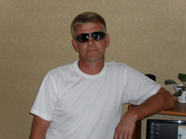 Эдуард Бурый