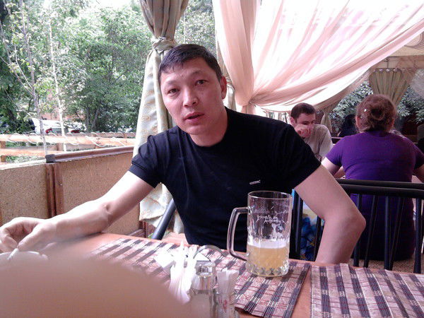 Алмас Искаков