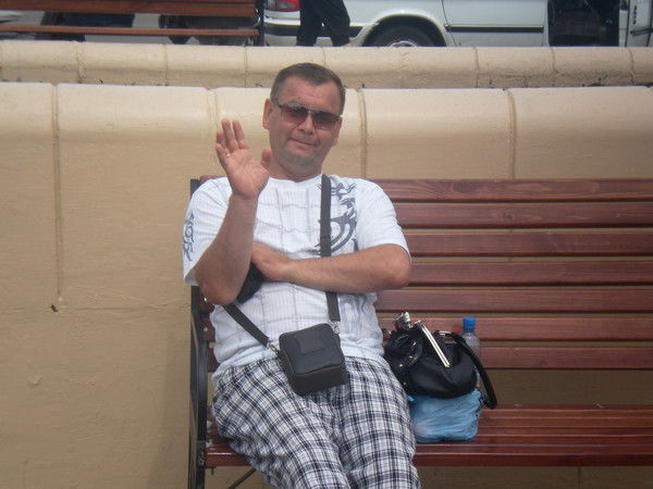 Анатолий Иванов