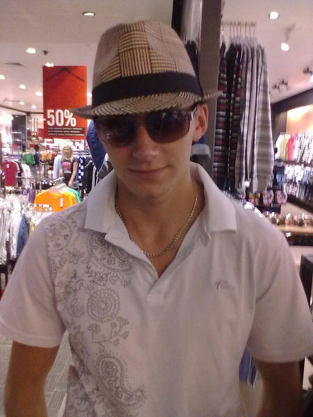 Роман Попов