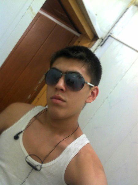 Farhod Неважно