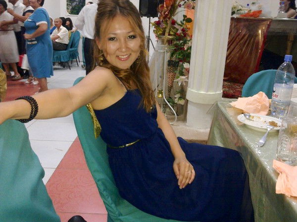 Лаура Изенова