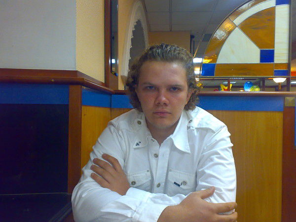 Артём Резников