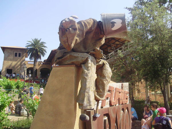 Лаура Оганян