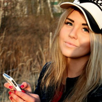 Лиза Тихомирова