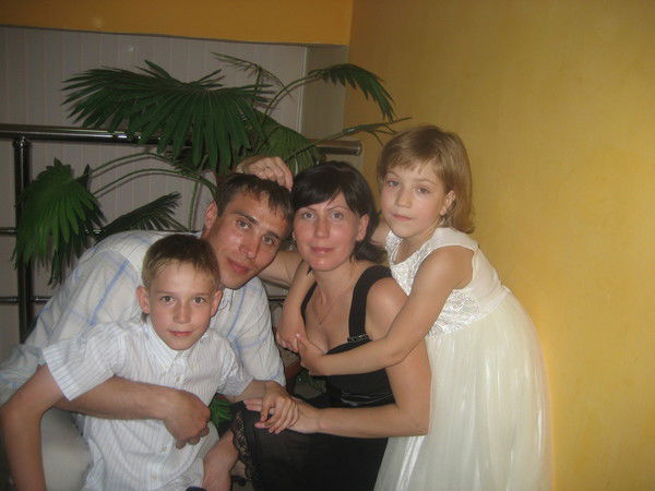 Юля Елистратова