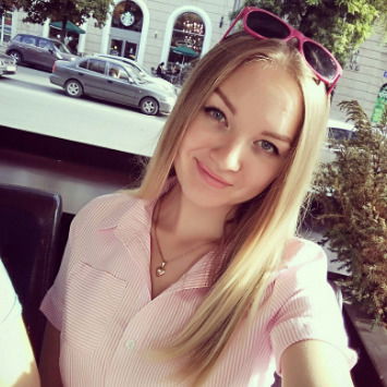 Елена Попова