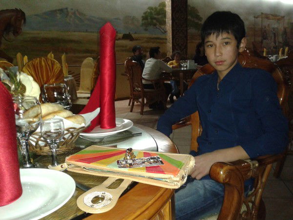 Парень^v ^adidase