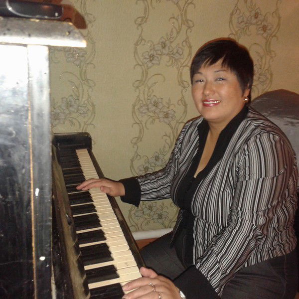 Лаззат Акжолова