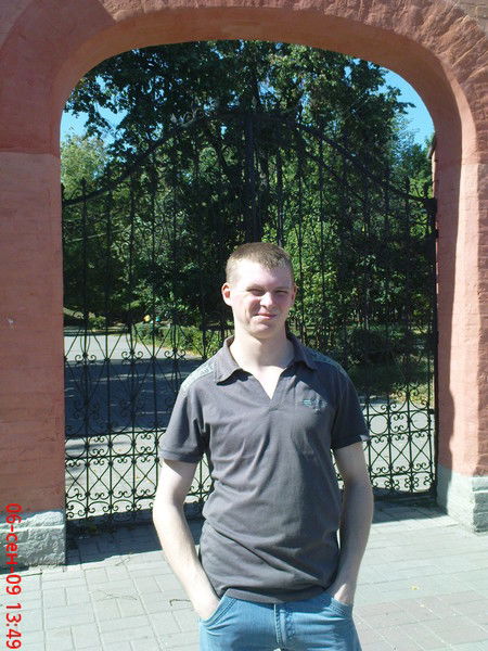 Александр Николаев