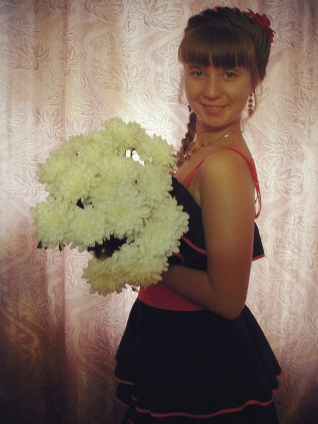 Аня Никонова