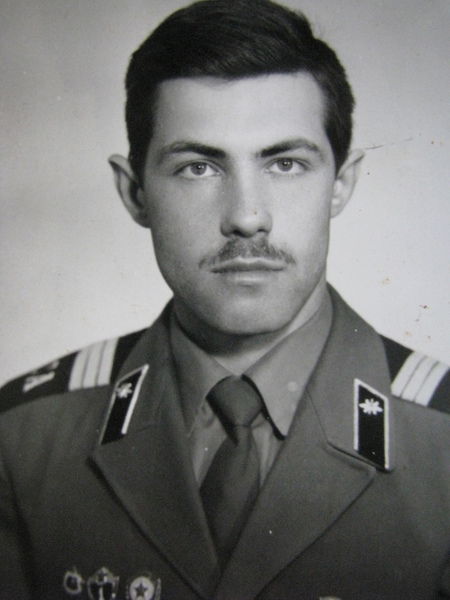 Александр Емельянов