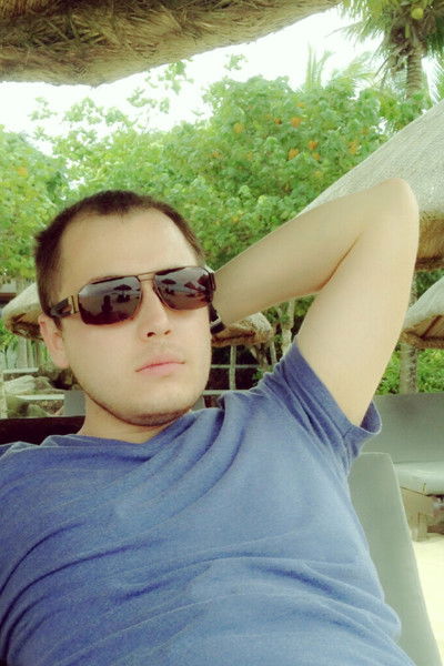 Алишер Иминов