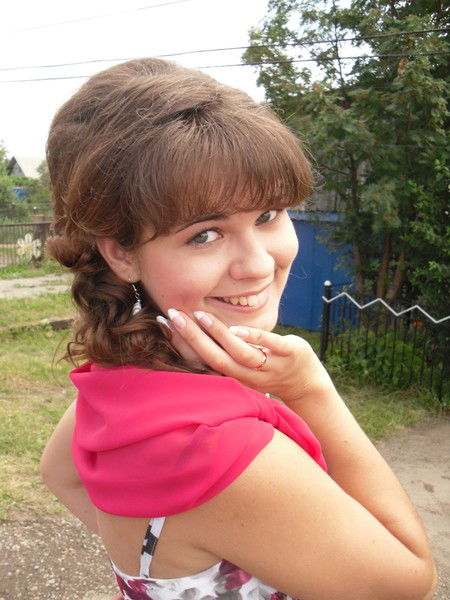 Оленька Титаренко