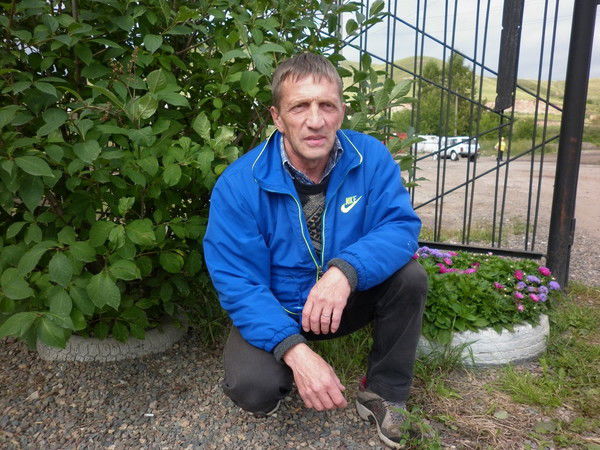 Николай Волжанин