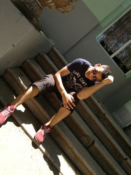 Надир Достов