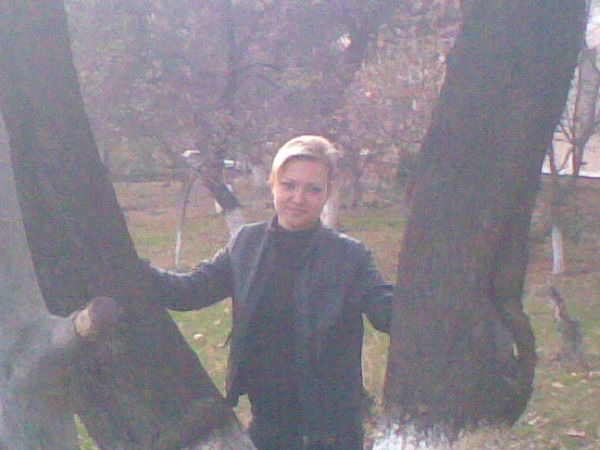 Лена Комарова