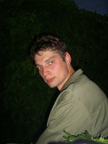 Игорь Тихонов