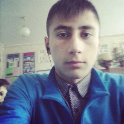 Дєня Іващенко