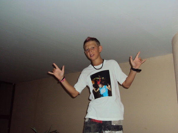 Андрей Незнаю