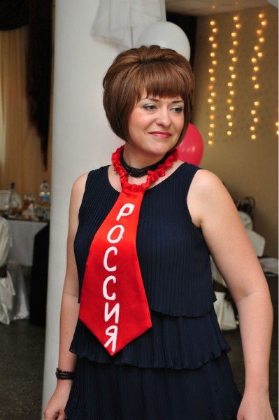 Наташа Попова