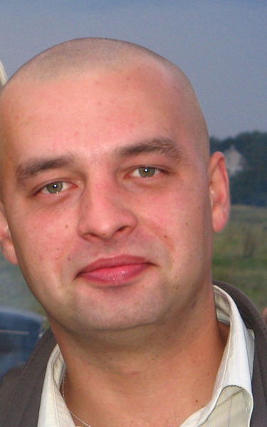 Антон Попов