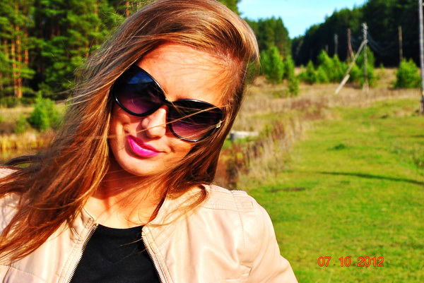 Оличка Титова