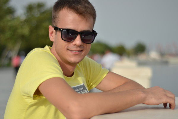 У Неё Планы, А Он Под Планом