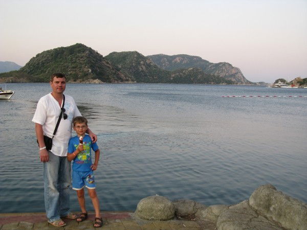 Антон Медников