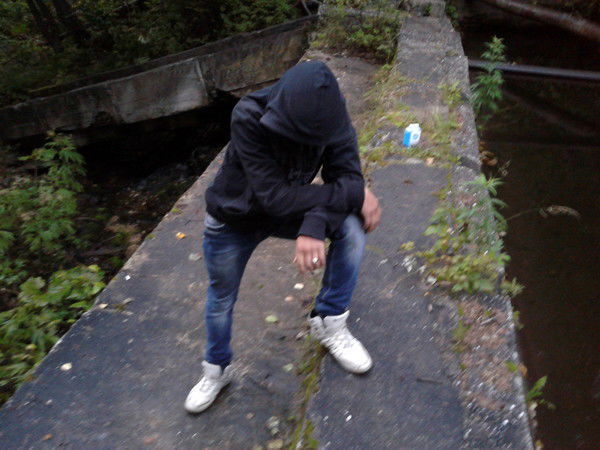 Денис *********