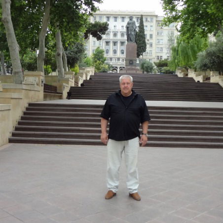 Александр Аверин