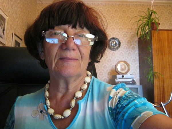 Элеонора Николова