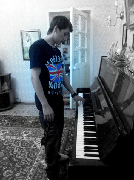 Денис Неваев