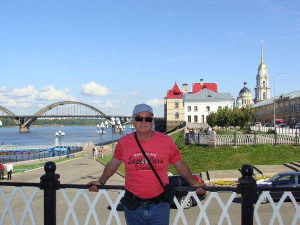 Александр Савельев