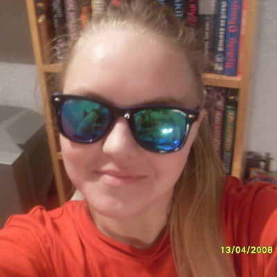 Лера Тихомирова