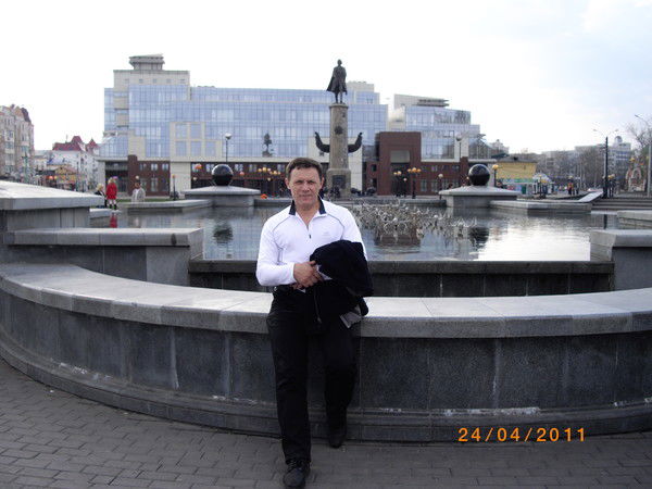 Валерий Суриков